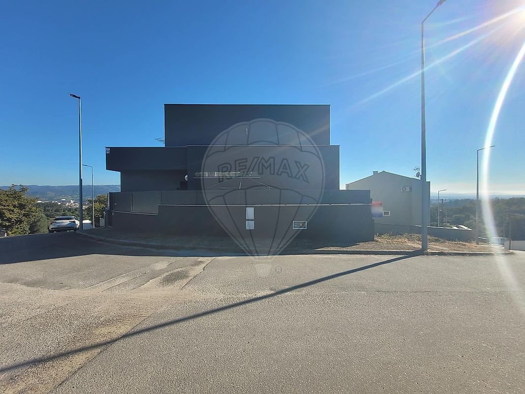 Moradia T3 à venda em Carrazedo, Amares — foto 2