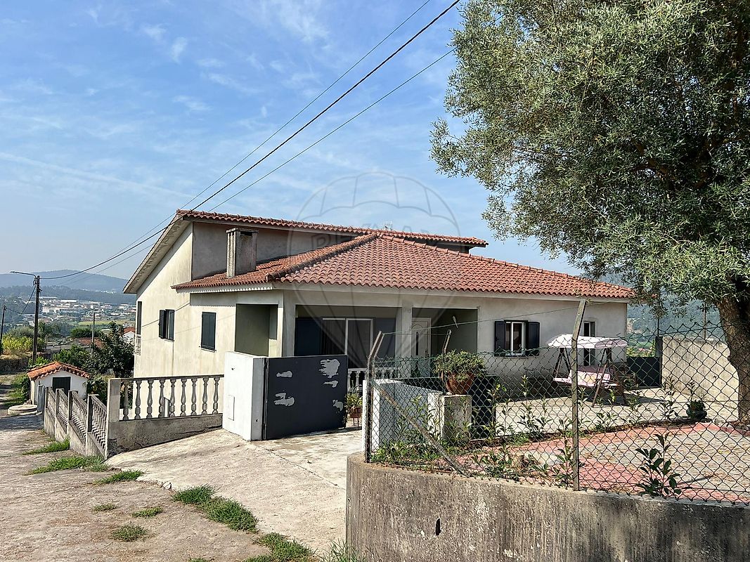 Moradia T3 em Moure, €380.000