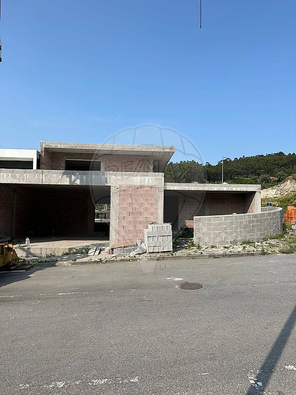 listing 126291022-90 picture-0
