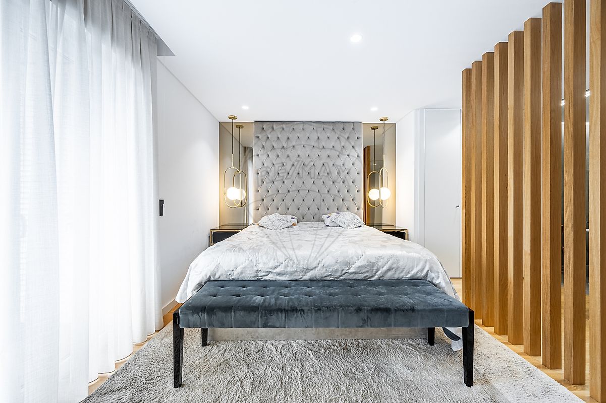 Apartamento T4 à venda em Porto