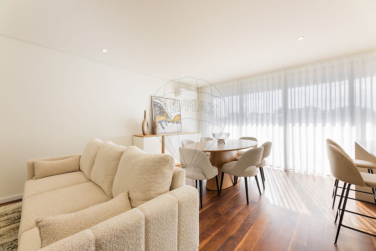 Apartamento T4 à venda em Maia