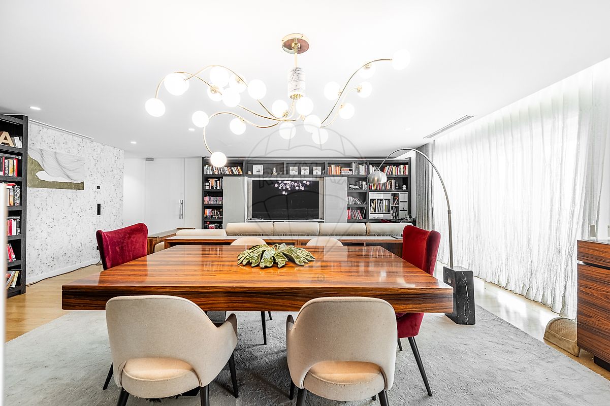 Apartamento T4 à venda em Porto