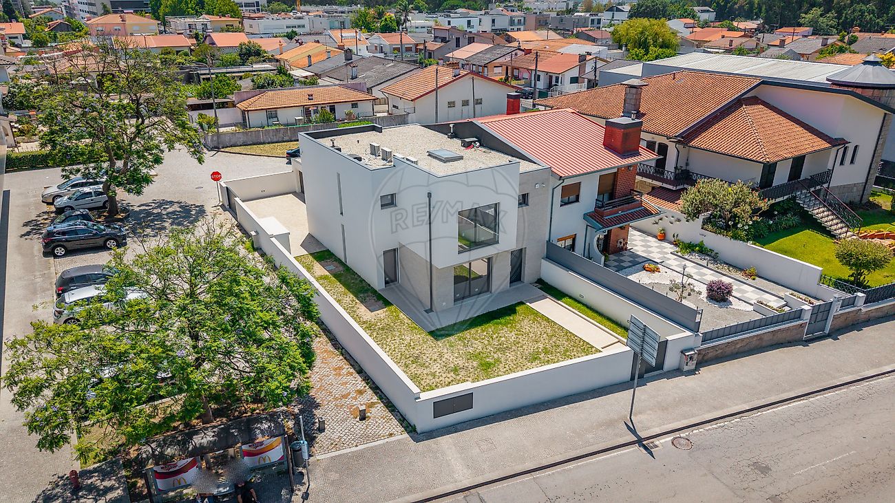 Apartamento T4 à venda em Maia
