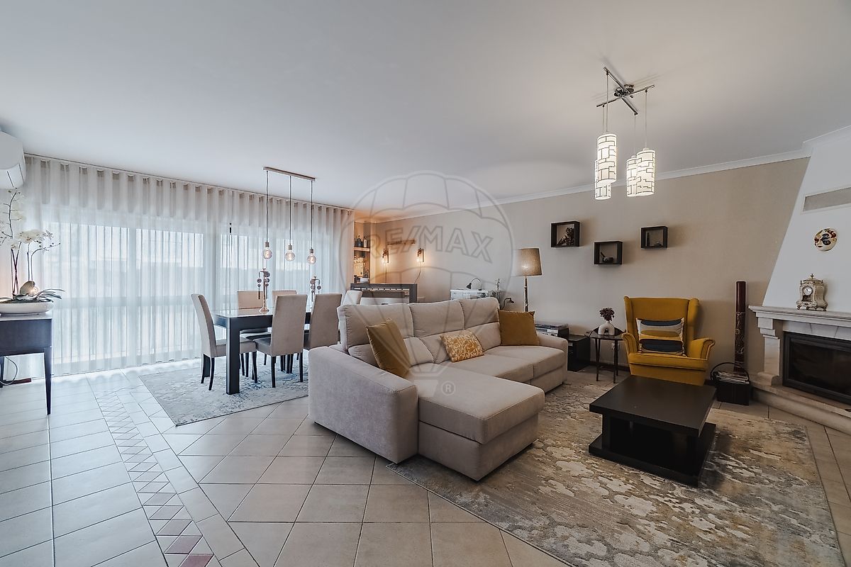 Apartamento T3 à venda em Sintra