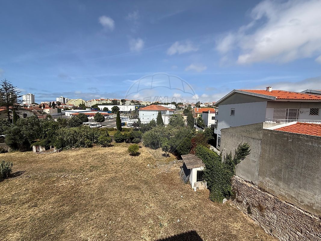 Apartamento T0 em São Domingos de Rana 2