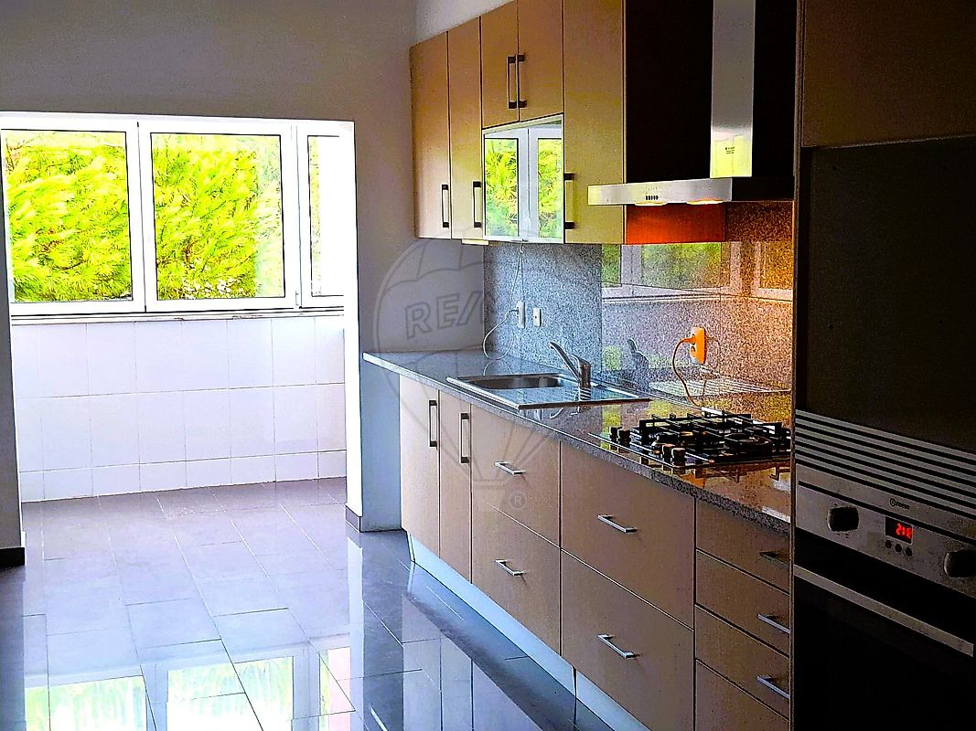 Apartamento T3 à venda em Sintra