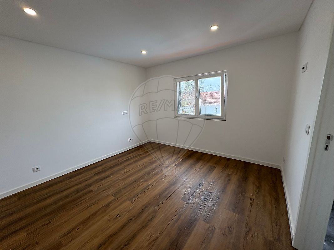 listing 126321021-26 picture-0