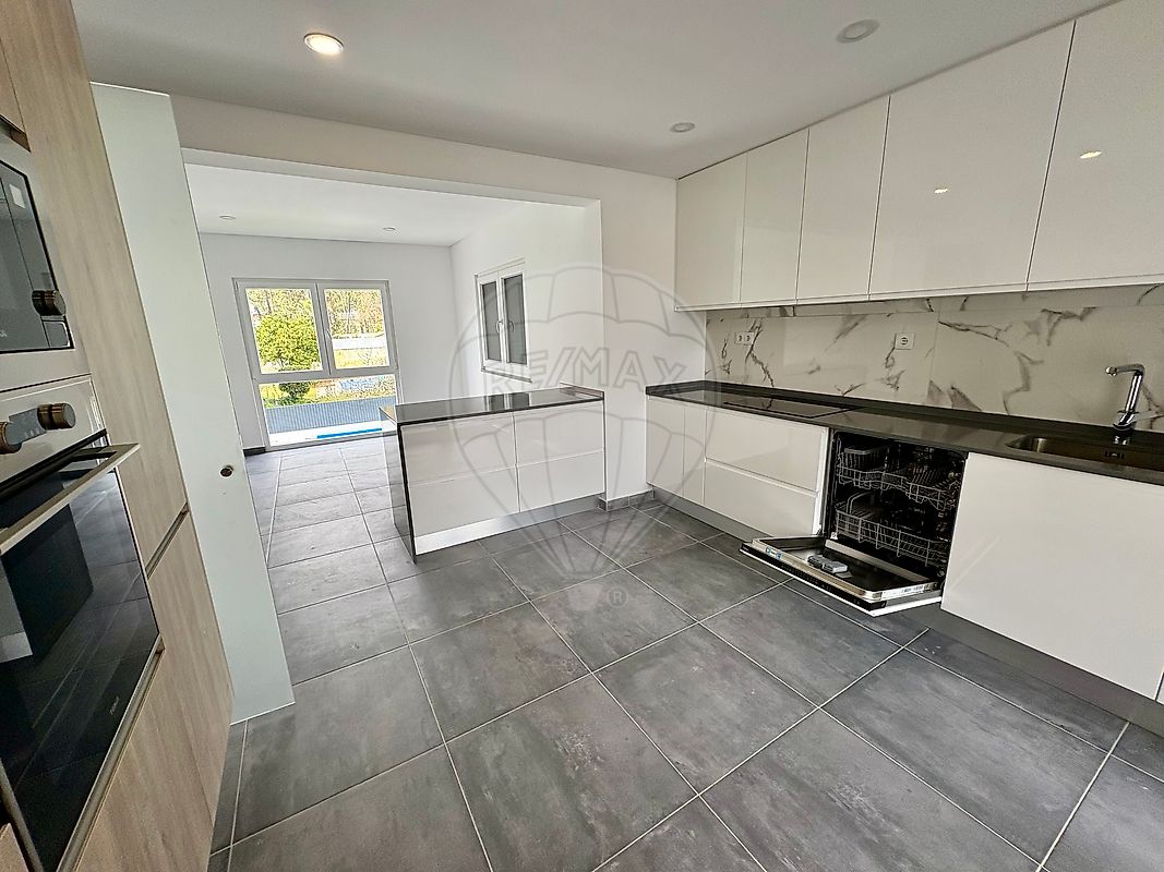 listing 126321021-26 picture-0