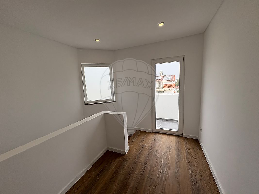 listing 126321021-26 picture-0