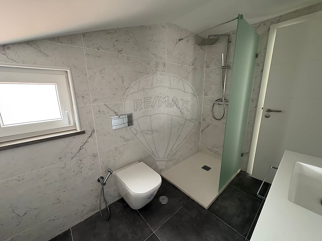 listing 126321021-26 picture-0