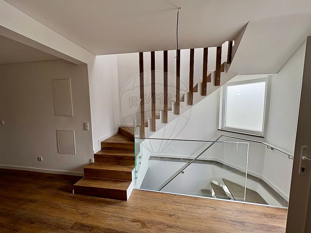 listing 126321021-26 picture-0