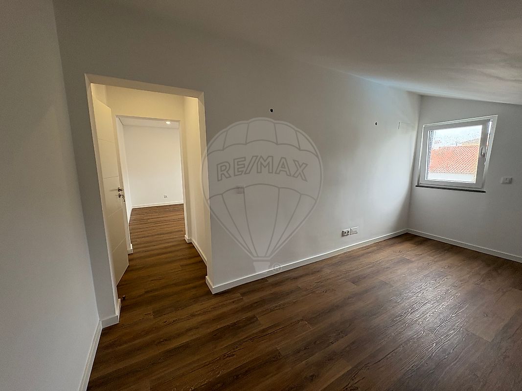 listing 126321021-26 picture-0