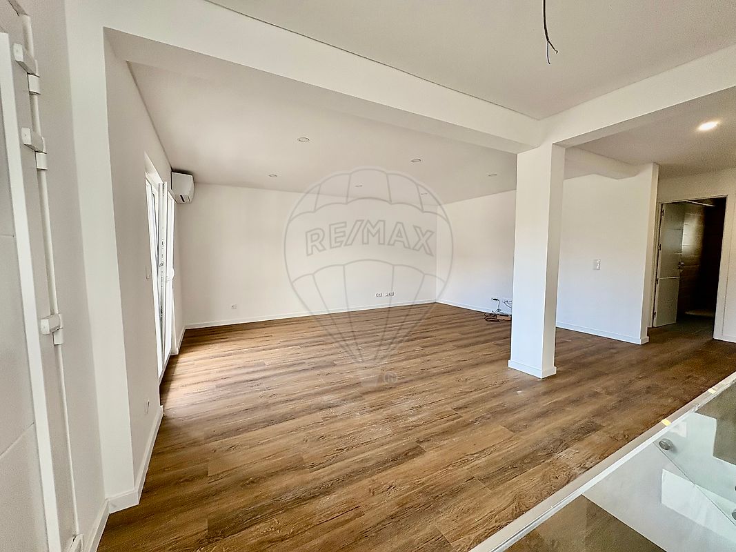 listing 126321021-26 picture-0