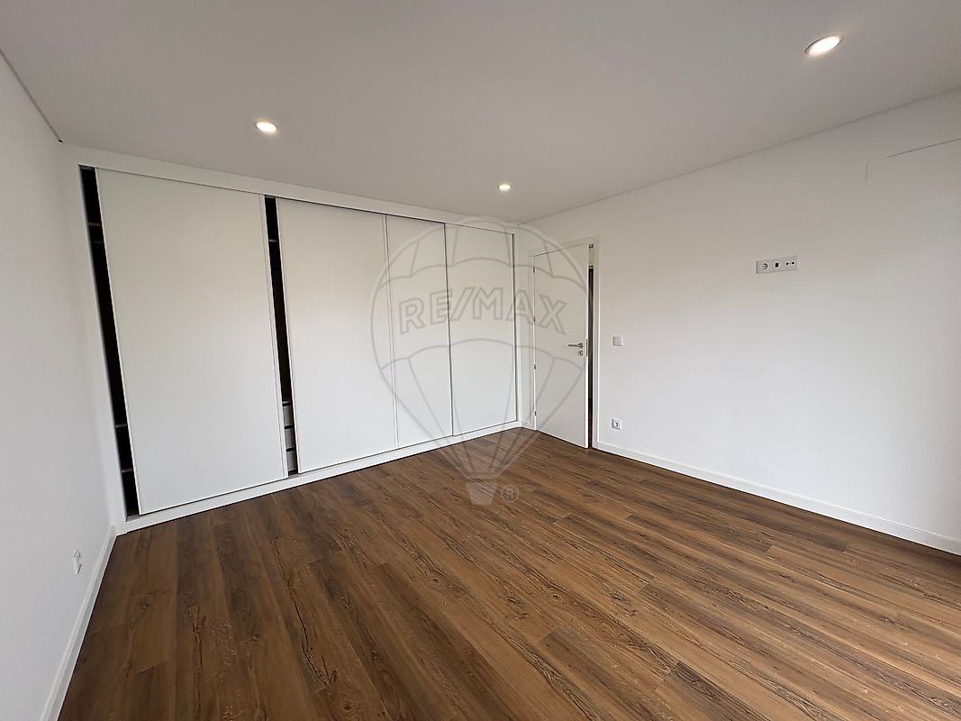 listing 126321021-26 picture-0