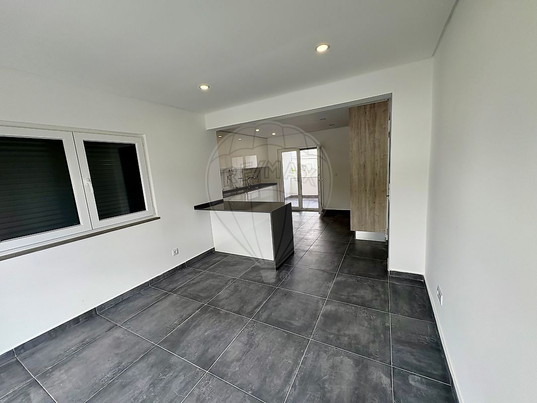 listing 126321021-26 picture-0