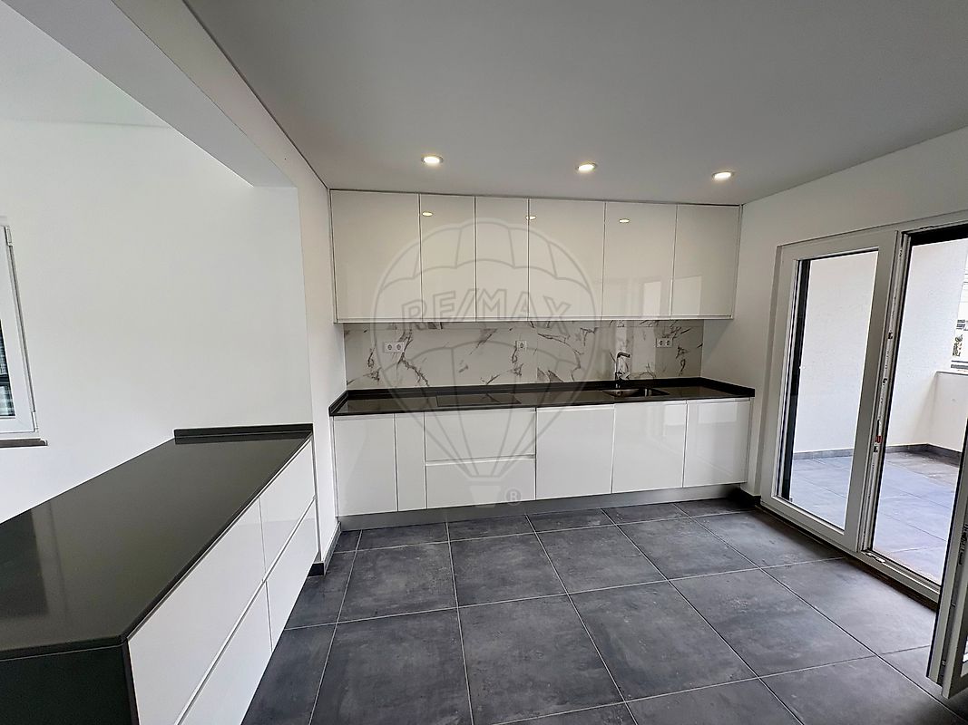 listing 126321021-26 picture-0