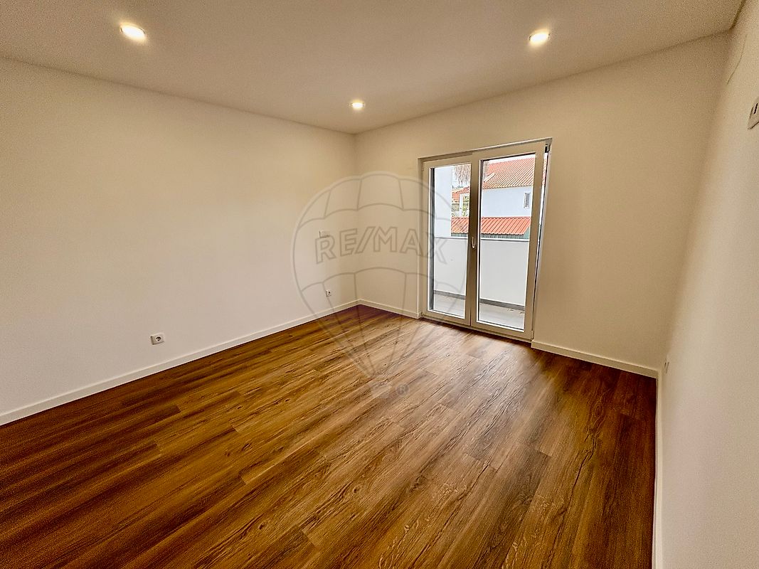 listing 126321021-26 picture-0