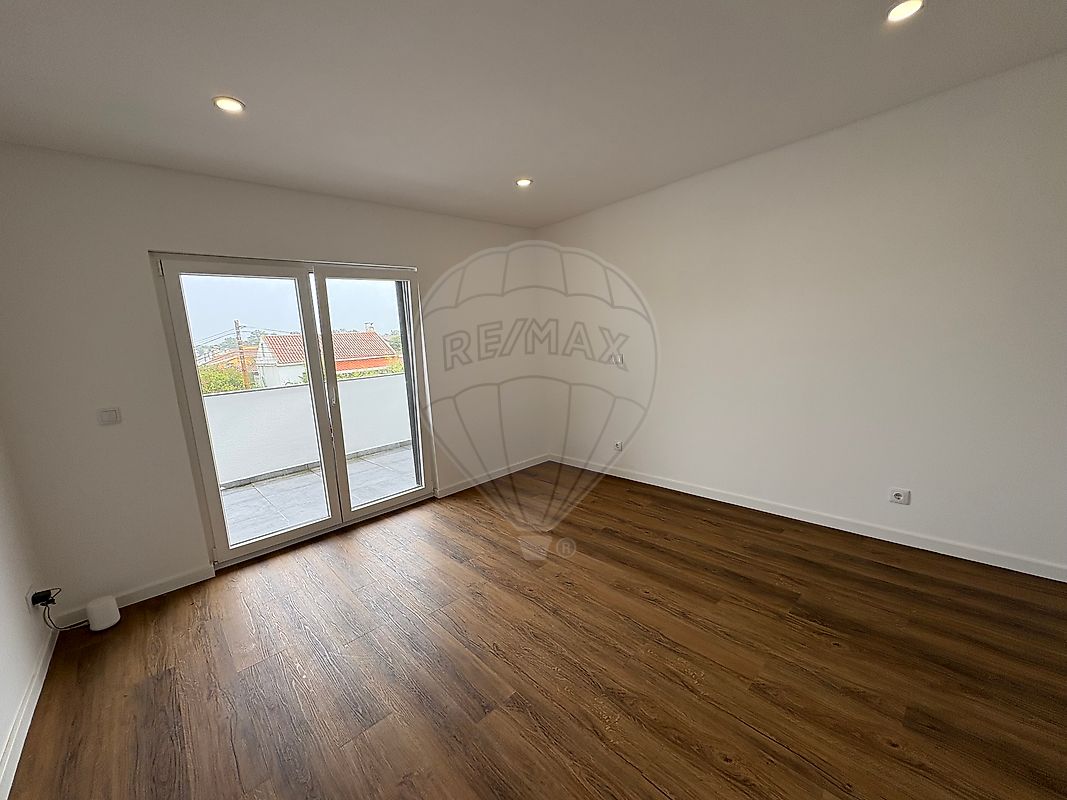 listing 126321021-26 picture-0