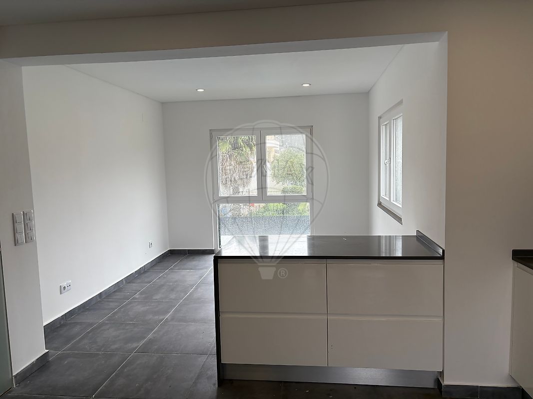 listing 126321021-26 picture-0