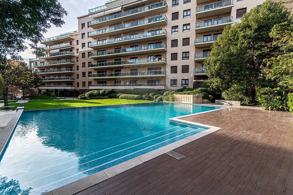 Apartamento T2 para arrendar em Odivelas