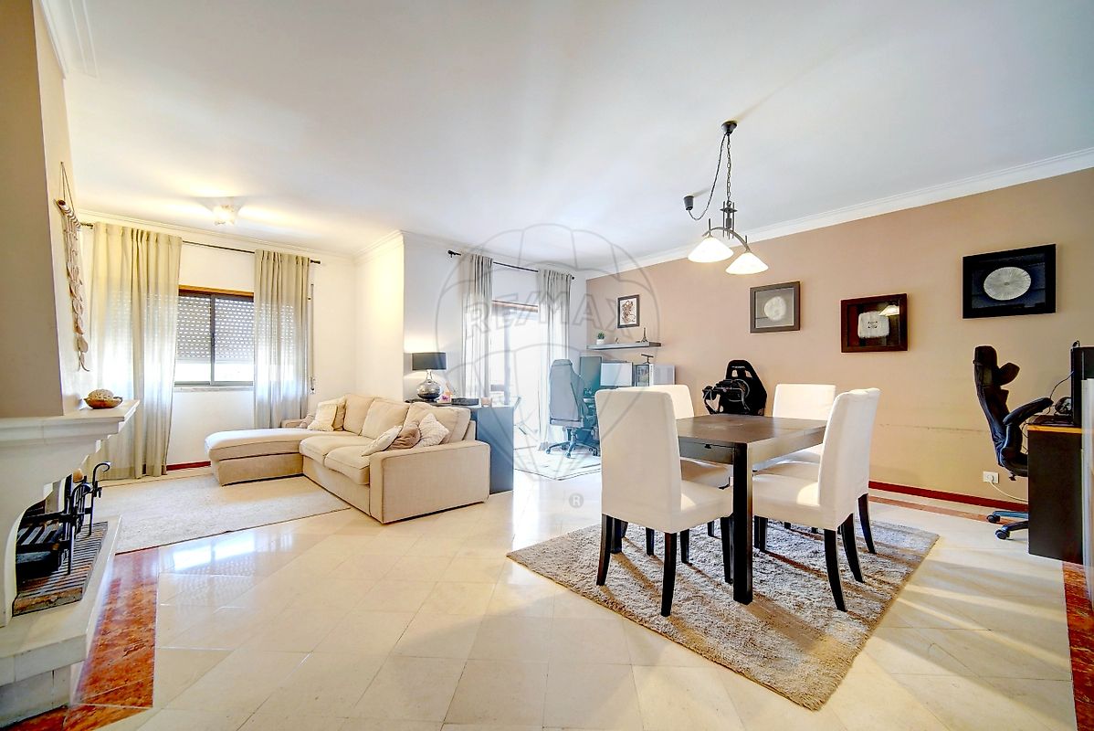 Apartamento T3 à venda em Sintra