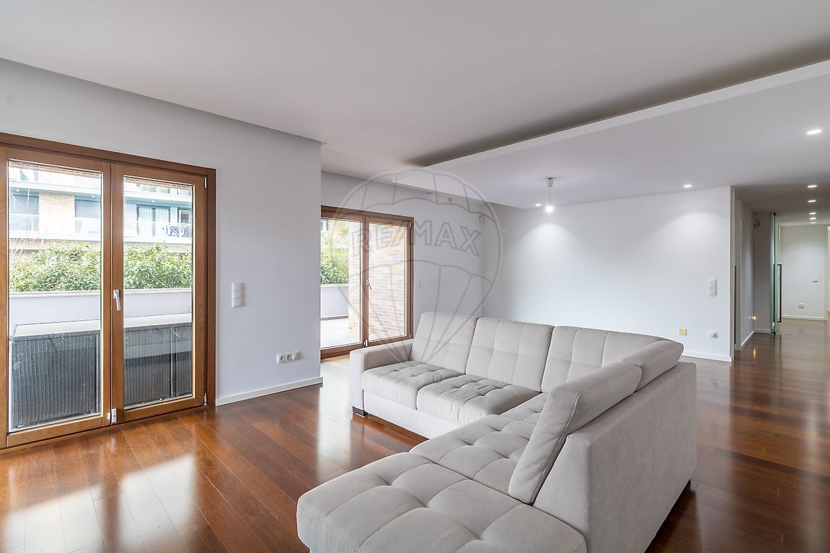 Apartamento T3 para arrendar em Loures