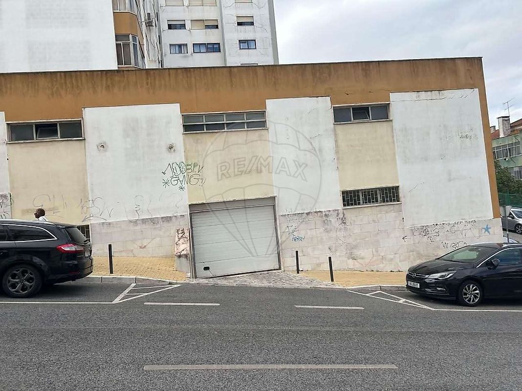 Garagem para arrendar em Sintra