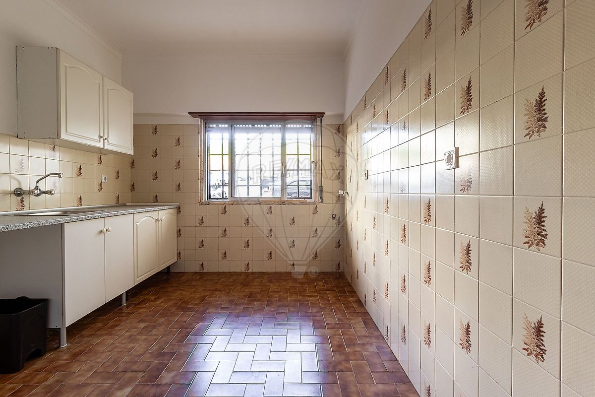 Apartamento T2 à venda em Amadora