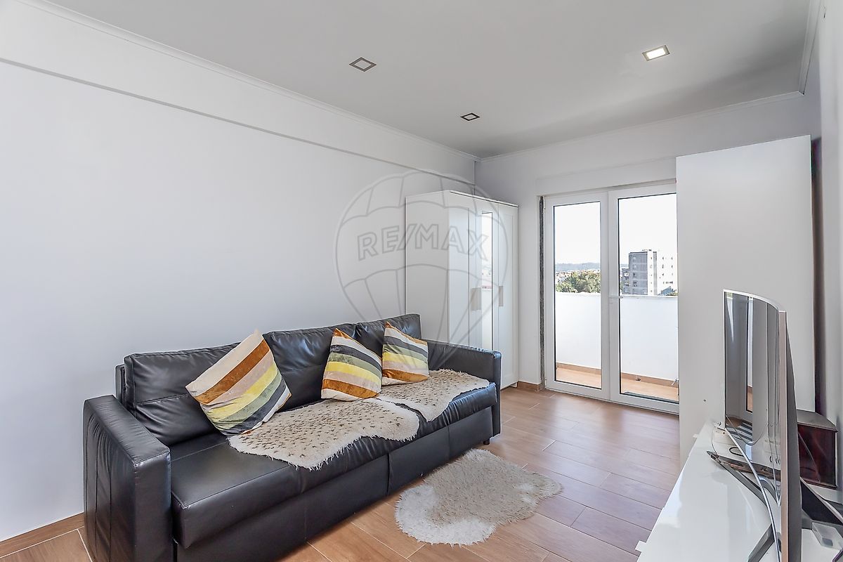 Apartamento T2 à venda em Amadora