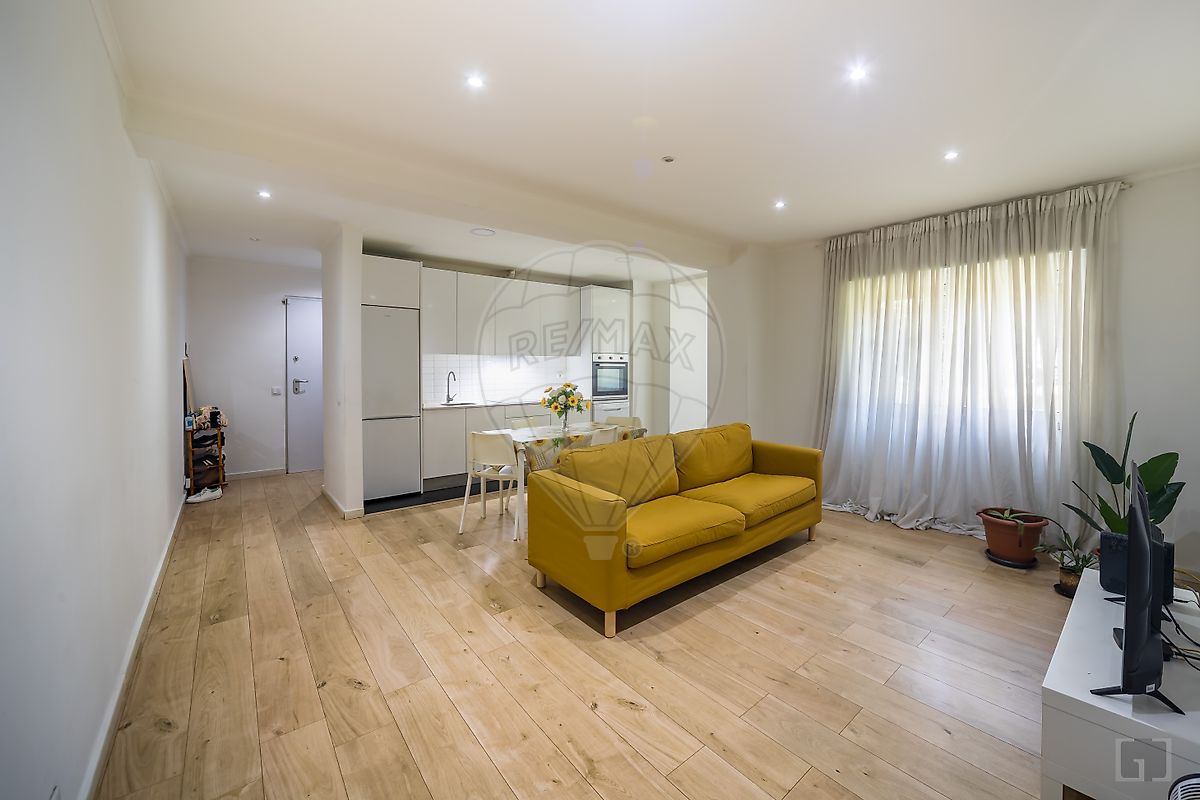 Apartamento T2 à venda em Amadora
