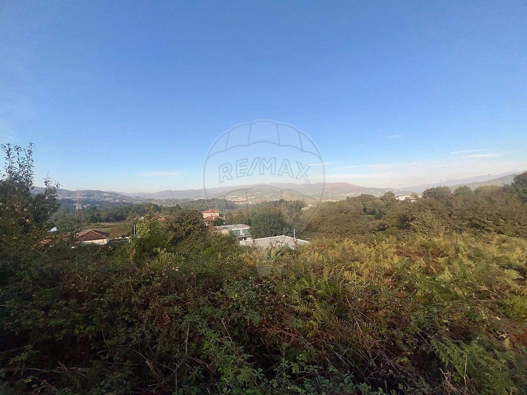Terreno à venda em Ponte da Barca