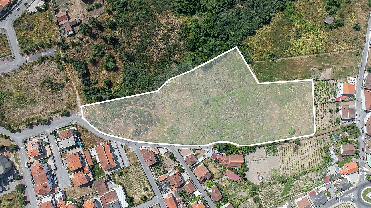 Land for sale in Chaves, Portugal — €700,000