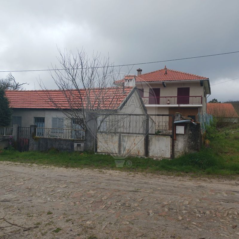 Moradia T5 para venda