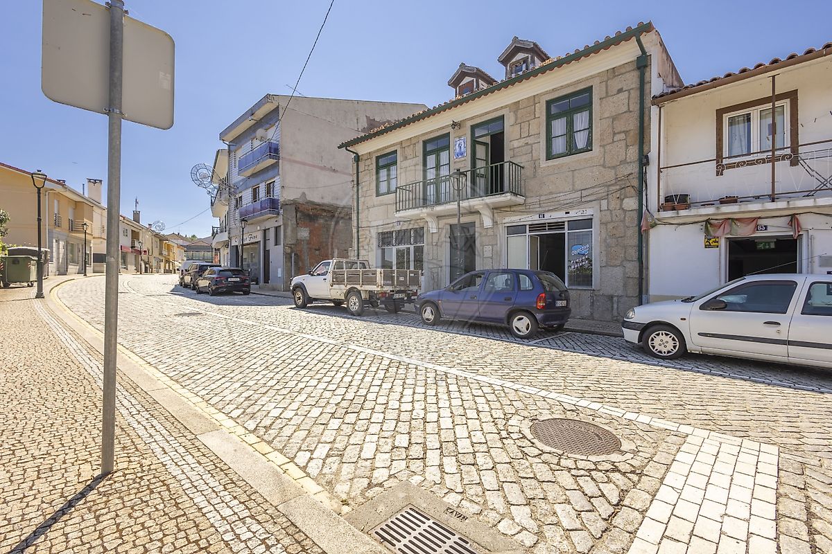 Apartamento T5 à venda em Murça