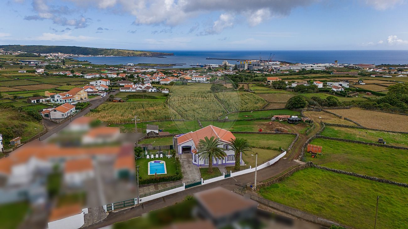 Apartamento T4 à venda em Praia da Vitória