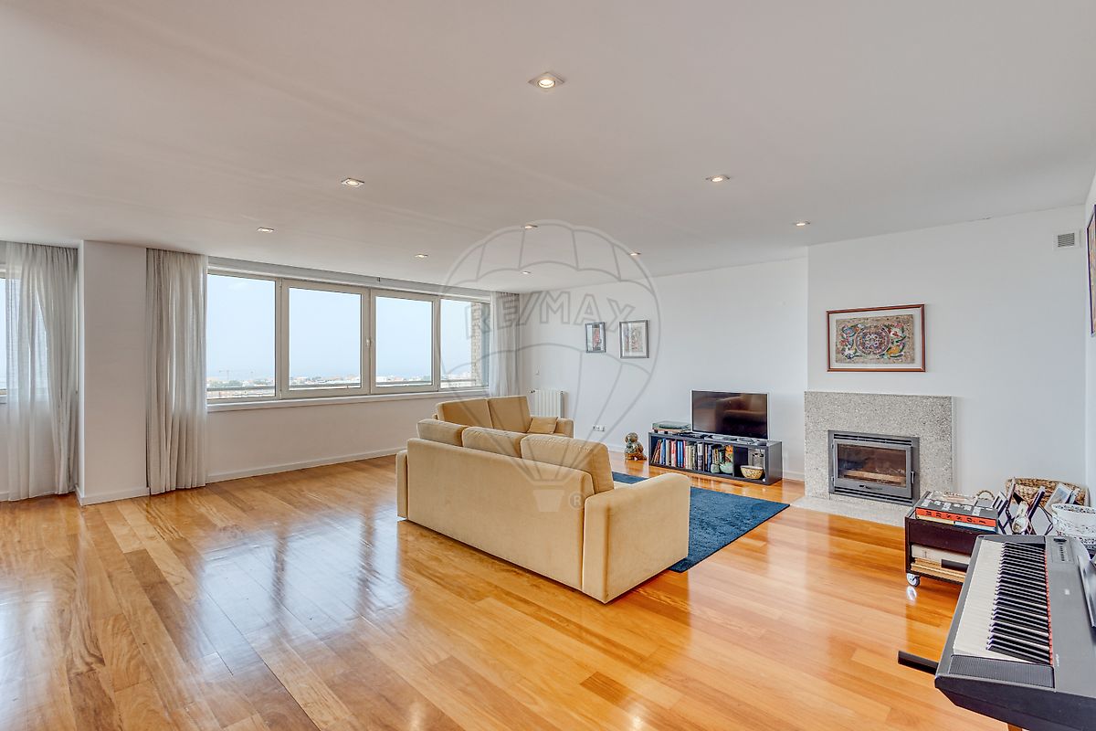 listing 126401125-105 picture-0