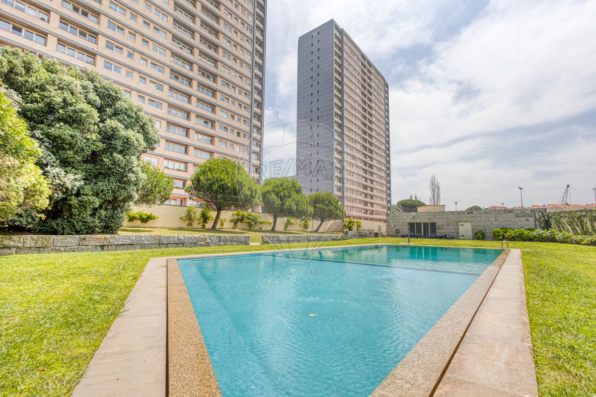 listing 126401125-105 picture-0