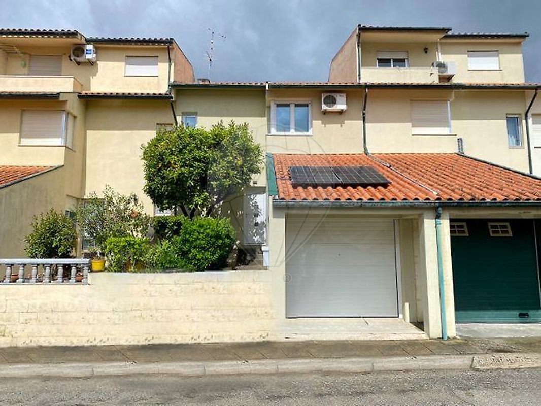 Moradia T3 à venda em Peso da Régua