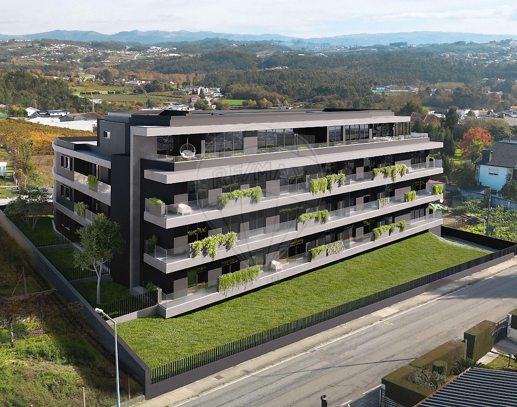 Apartamento T4 à venda em Lousada
