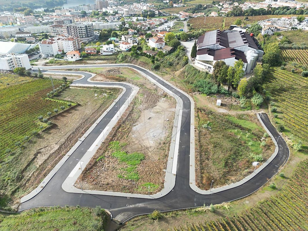 Terreno à venda em Peso da Régua
