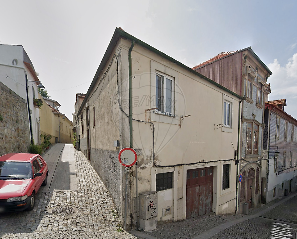 Prédio à venda em Vila Nova de Gaia