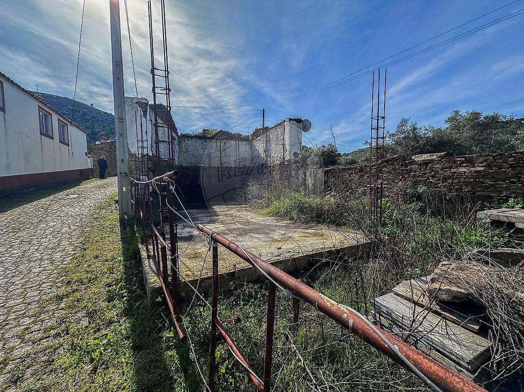 Moradia T0 à venda em Vale de Figueira, São João da Pesqueira — foto 9