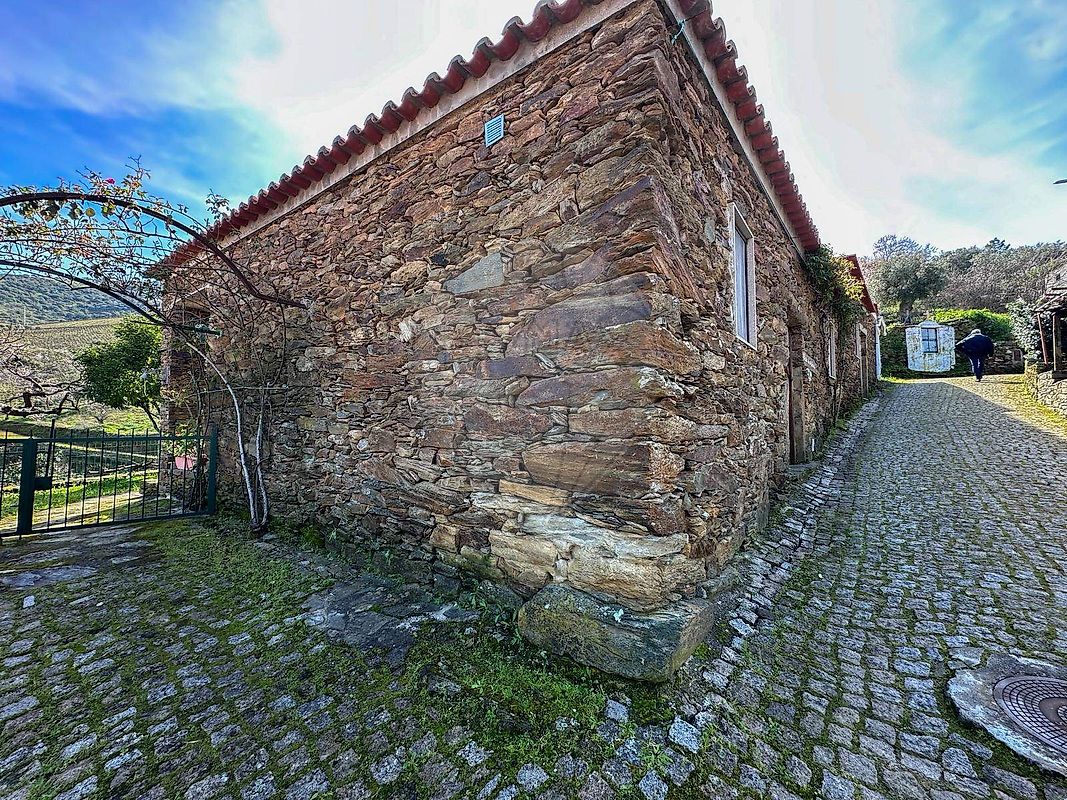 Moradia T0 à venda em Vale de Figueira, São João da Pesqueira — foto 11