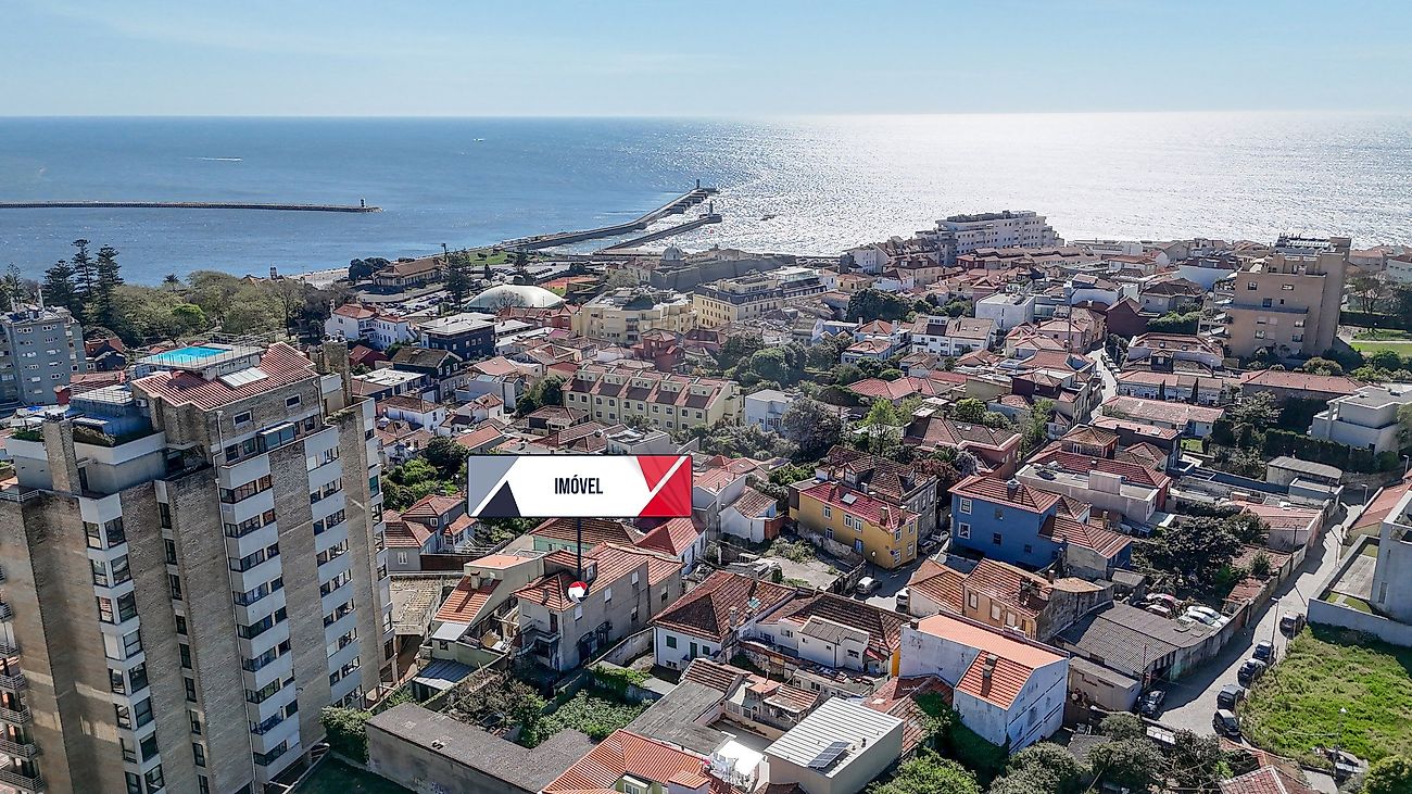 Prédio T4 à venda em Porto