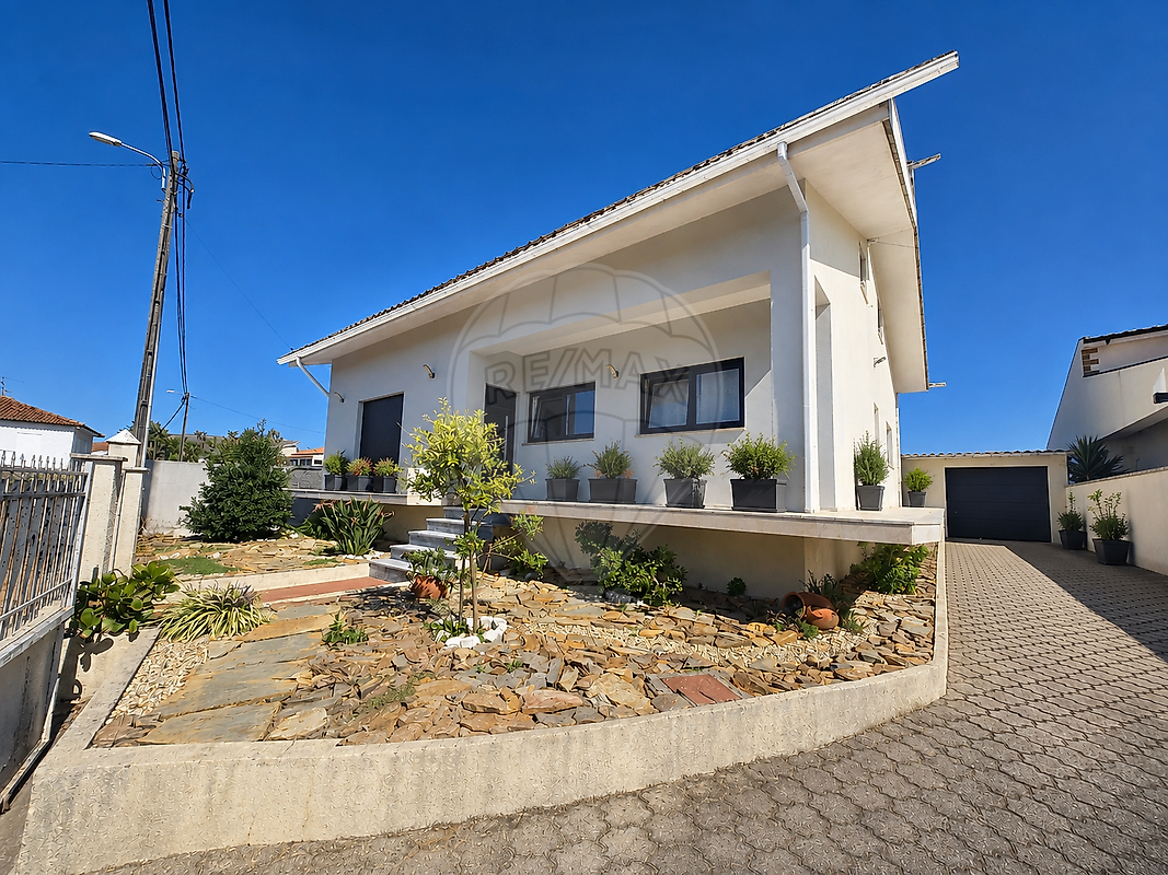 Apartamento T4 à venda em Paredes