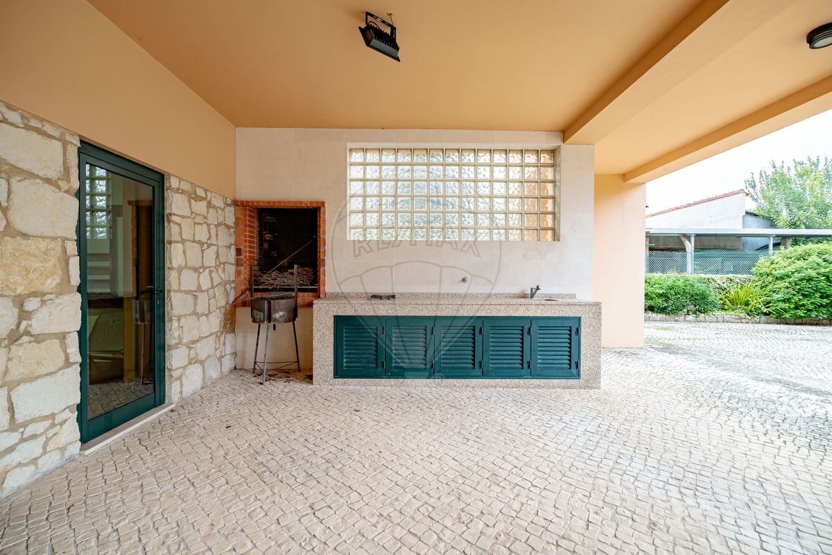 listing 126411022-32 picture-0