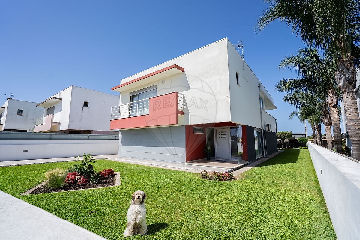 Moradia - Bustos, Troviscal e Mamarrosa, Oliveira do Bairro, Aveiro