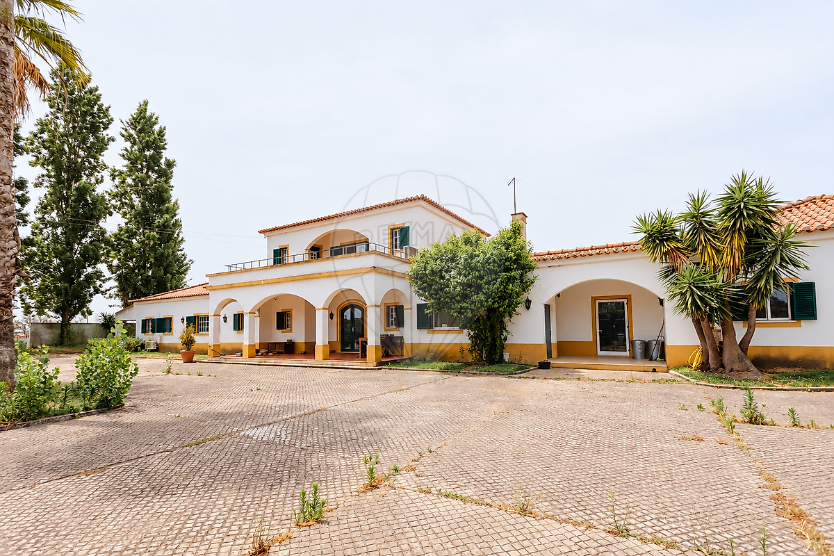 Apartamento T5 à venda em Benavente