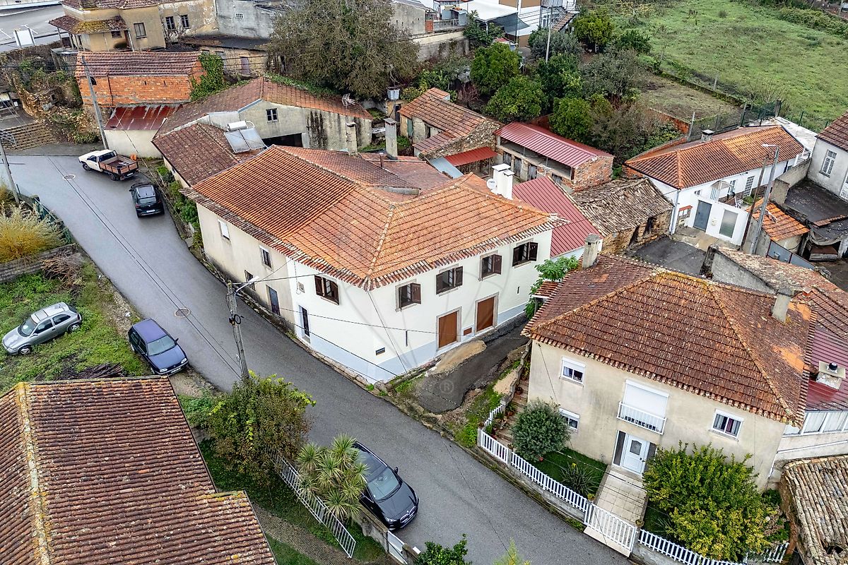 Moradia T3 - Belazaima do Chão, Castanheira do Vouga e Agadão, Águeda, Aveiro