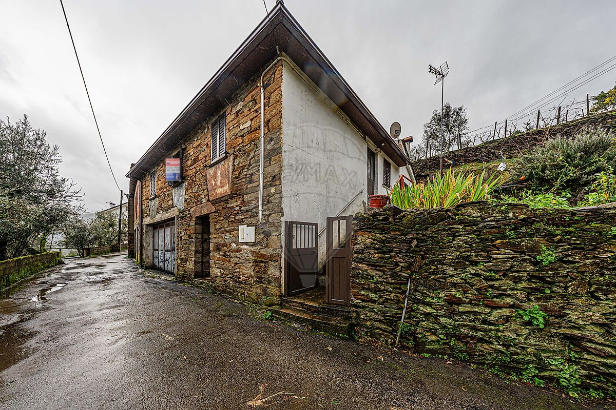 Moradia - Parada de Ester e Ester, Castro Daire, Viseu